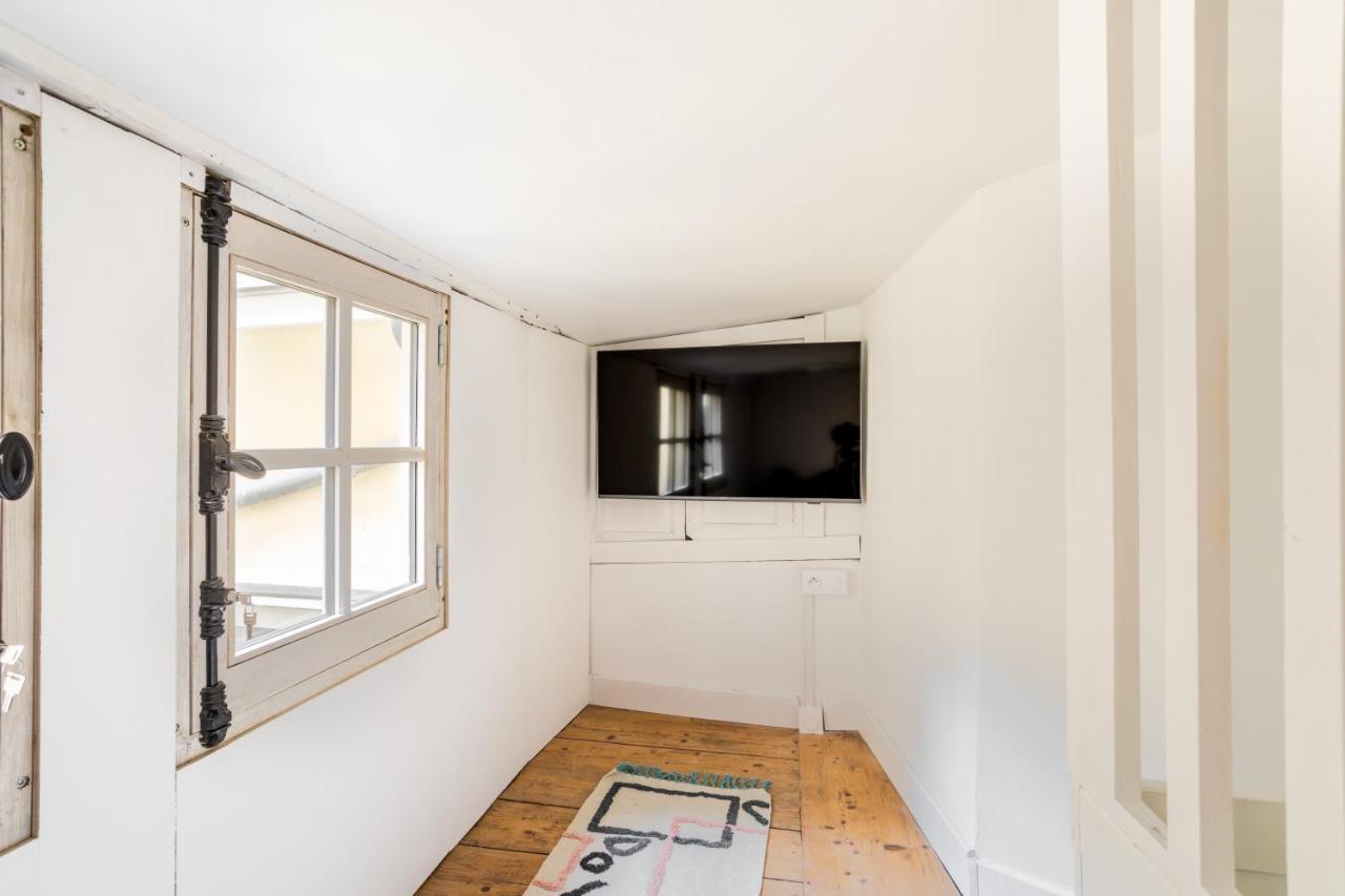 - Chaleureux Et Moderne Dans Le Cœur Historique De Appartement Rennes